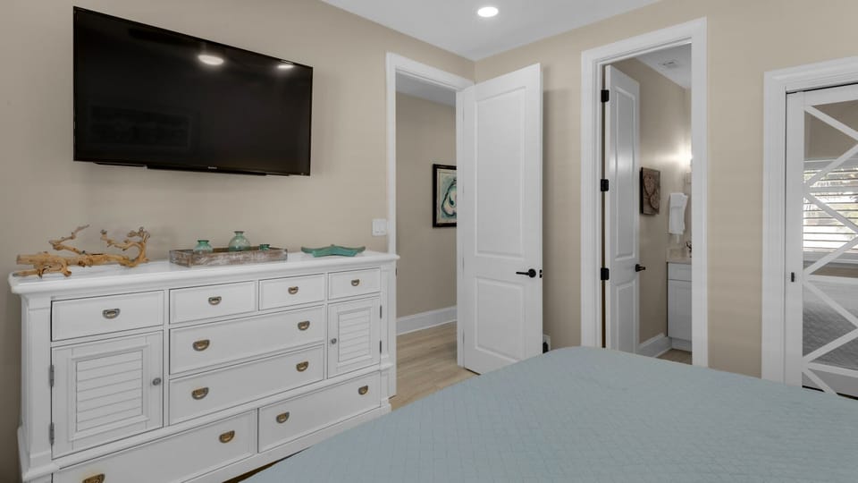 Palms C7 Bedroom