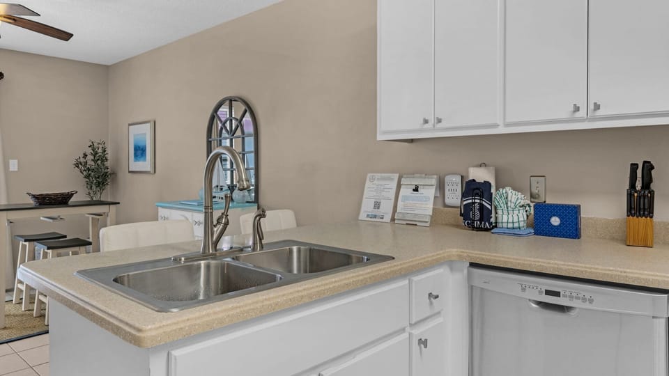Rollin Tide C2 Kitchen