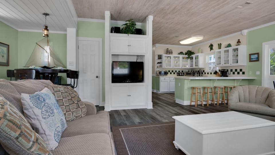 Sea Turtle Pass Main Living Area