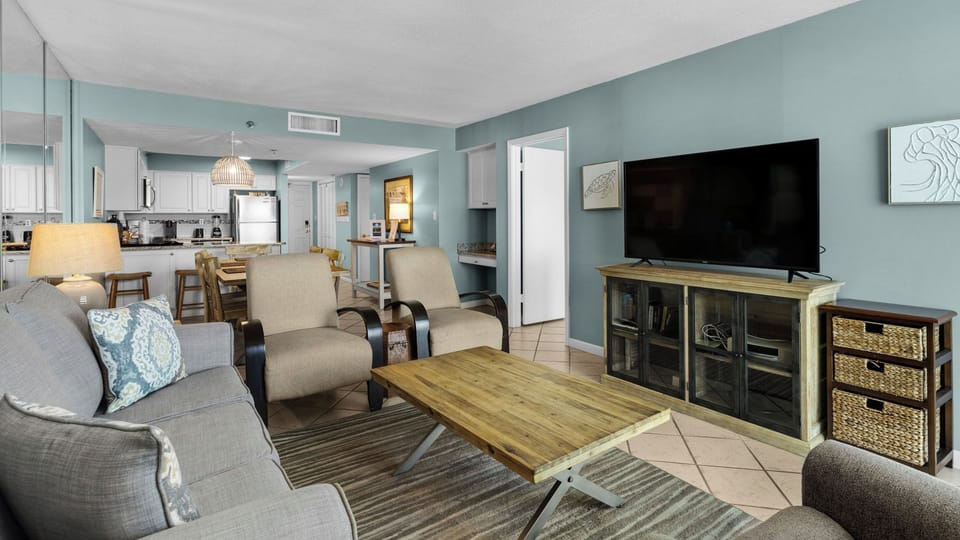 BeachCrest 301 Living area