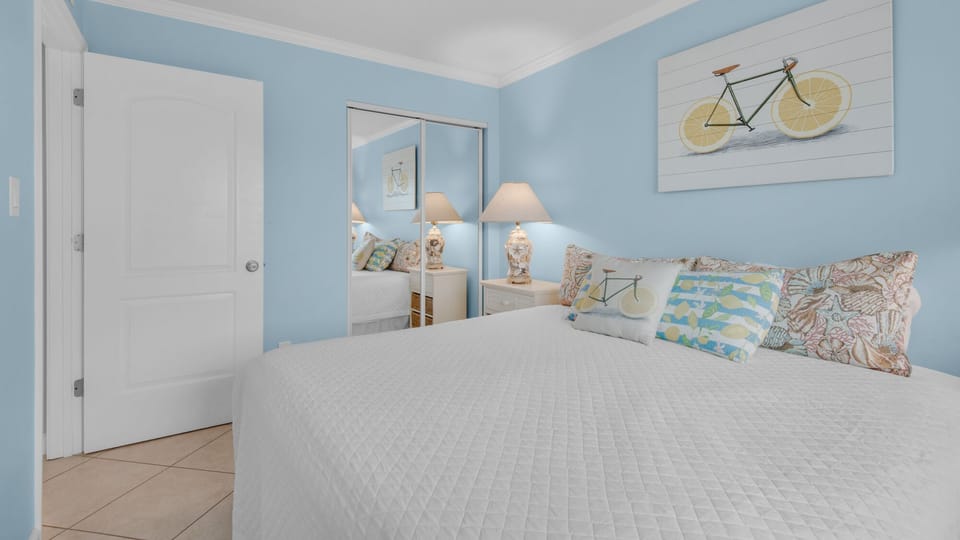 BeachCrest 406 King Guest Bedroom