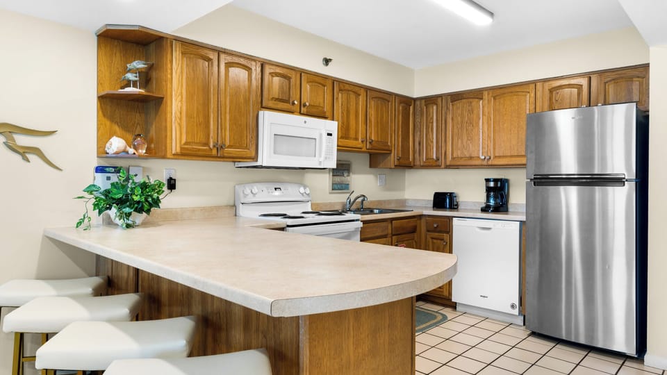 BeachCrest 503 Kitchen Area