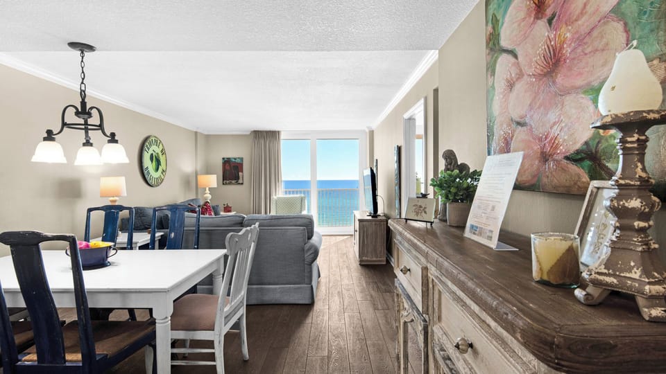 BeachCrest 504 - Living space with Gulf views.