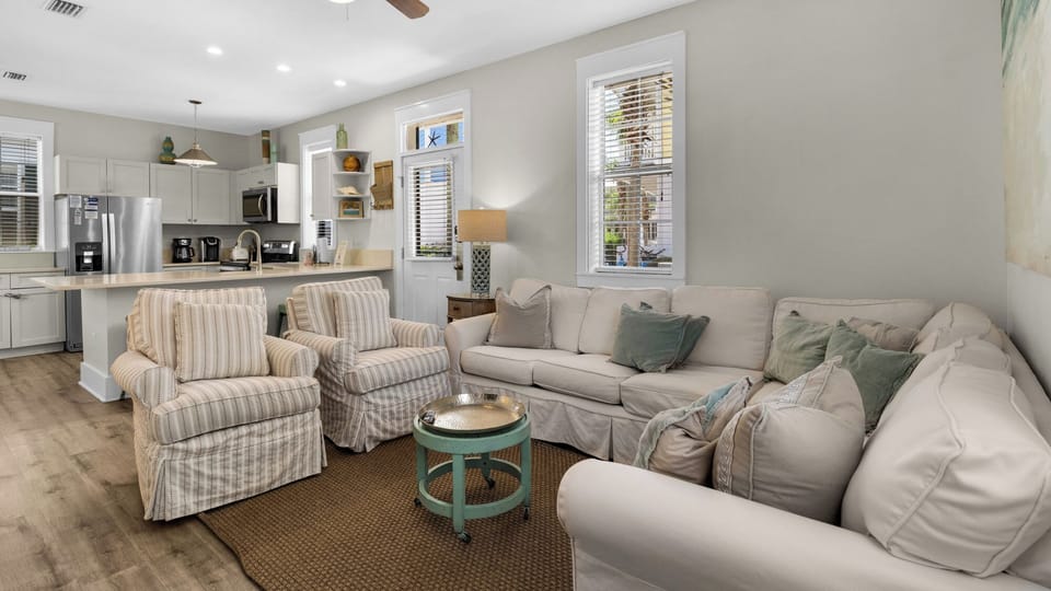 Beach Bungalow 101 Living area