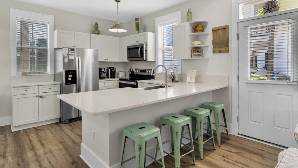 Beach Bungalow 101 Kitchen area