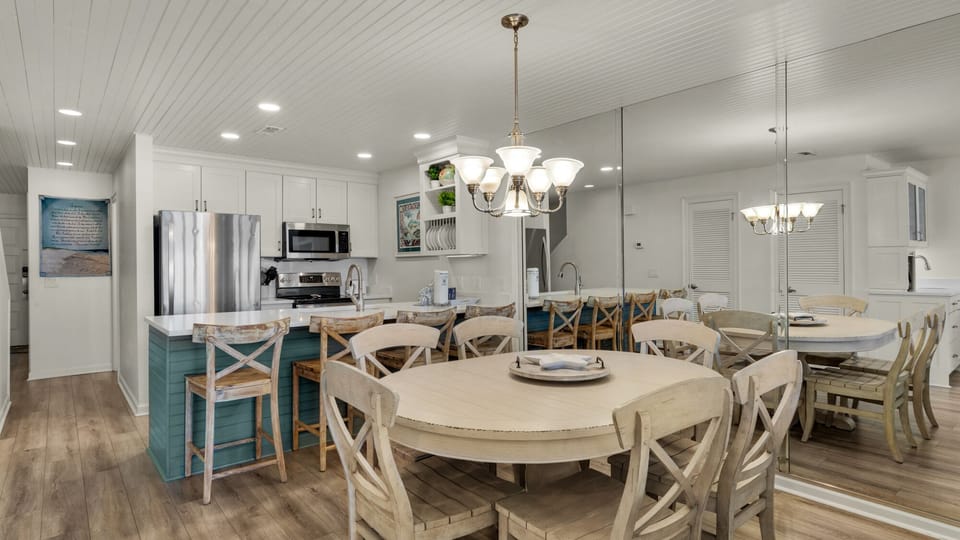 BLN9 Dining Area