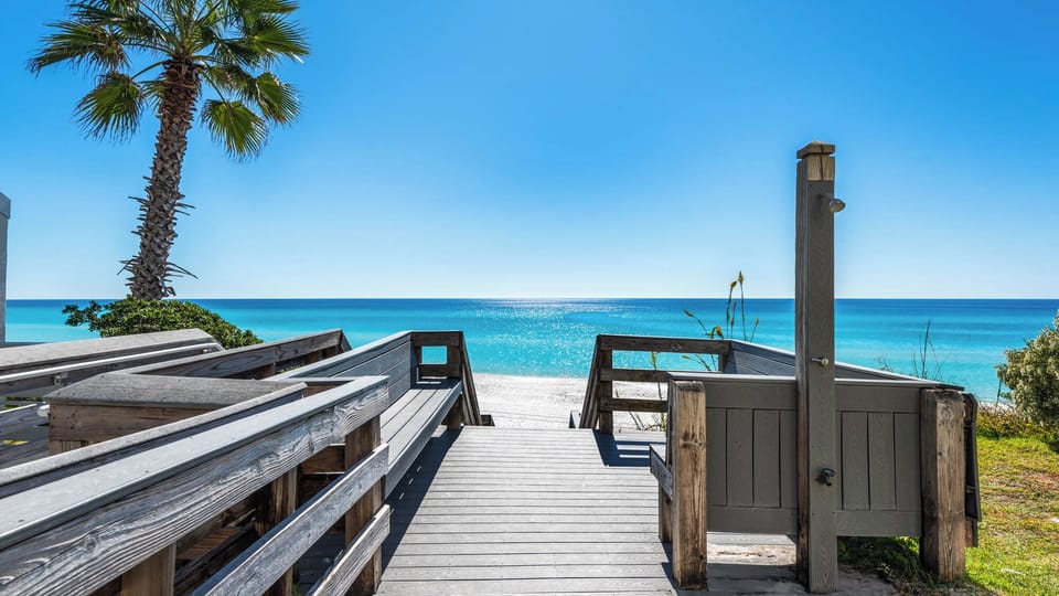 Beachside Grounds & Amenities