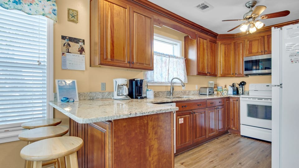 Beachside Villas 221 Kitchen