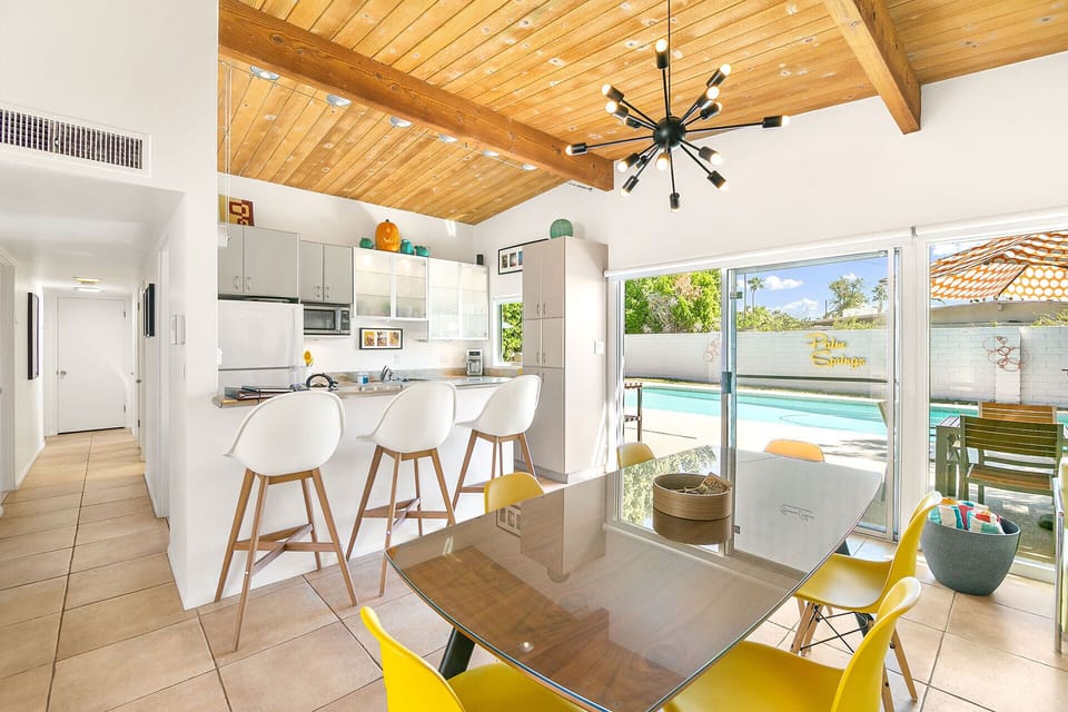 3 bedroom, 2 bath, sleeps 6 and pet friendly!