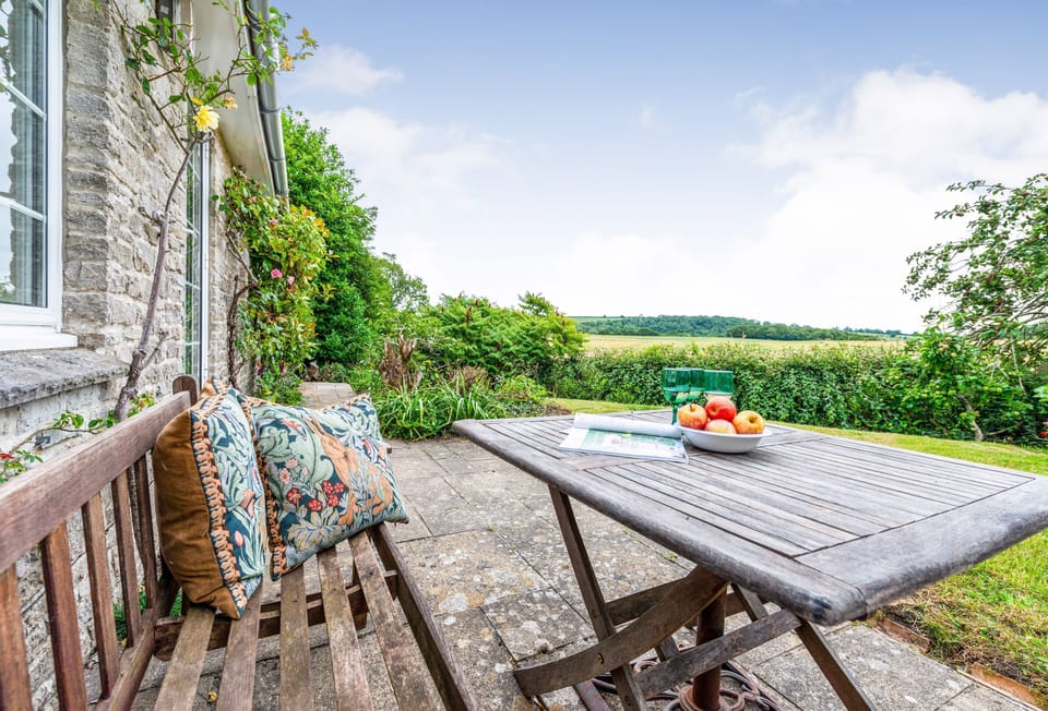 Greygles, Melcombe Bingham: A lovely place to sit and admire the rural views