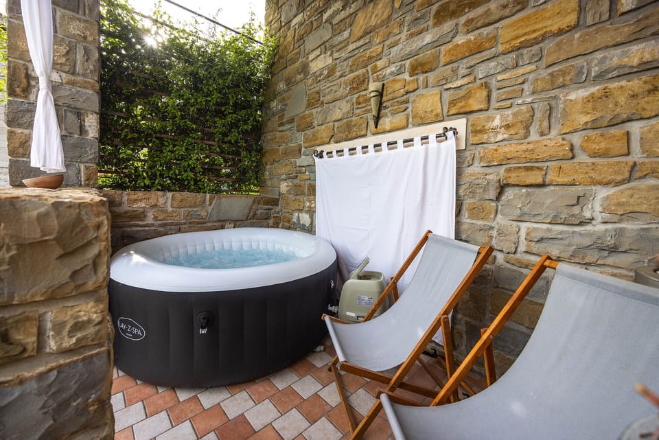 Outdoor spa tub