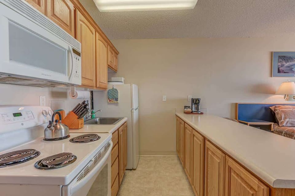Plenty of room in the kitchen to make your favorite meals