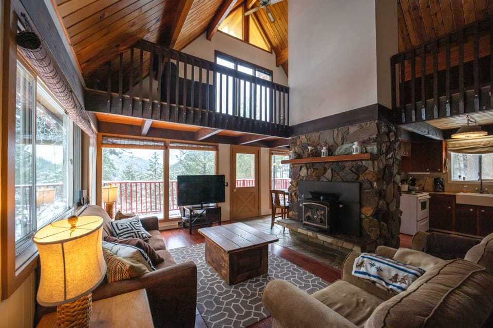 Living area on middle floor.