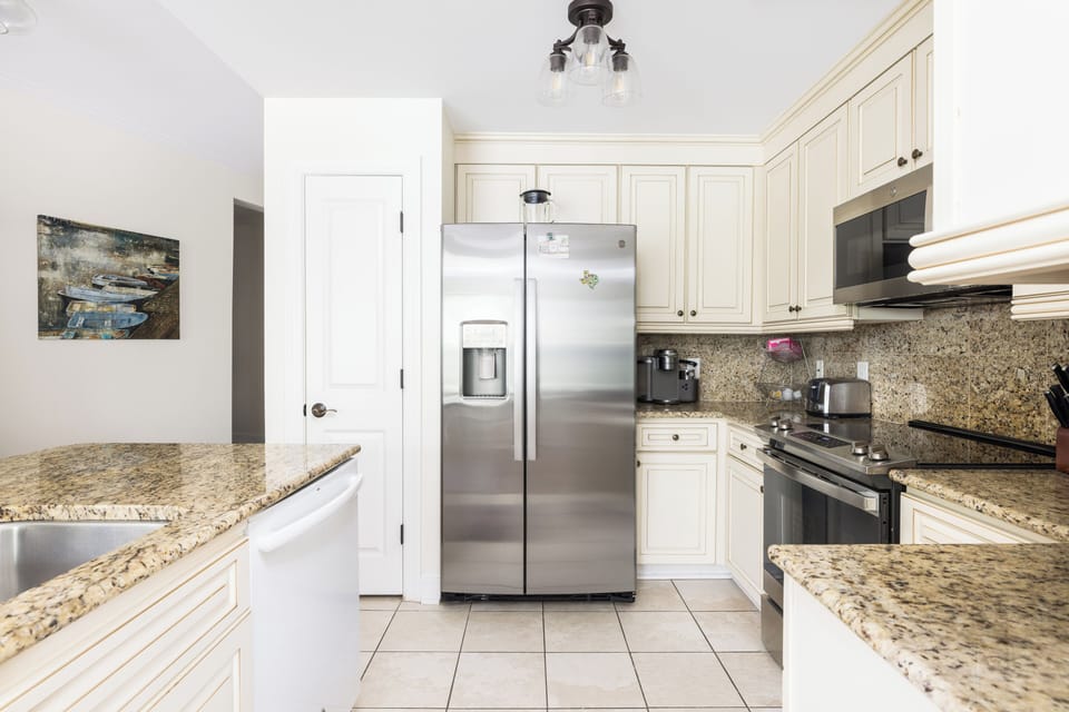 Kitchen - new appliances installed in 2024