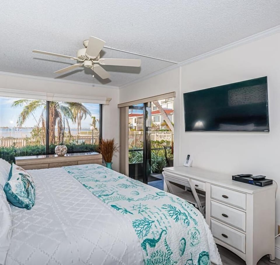6-web-or-mls-Bedroom 1c