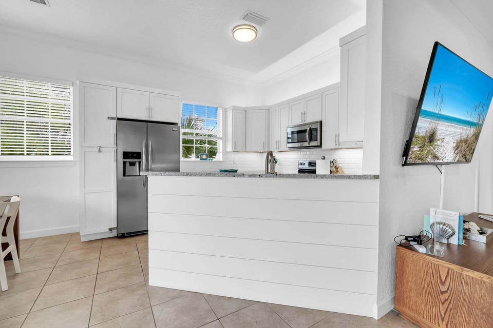 Stainless Steel Fridge With Ice Maker/Water Dispenser
