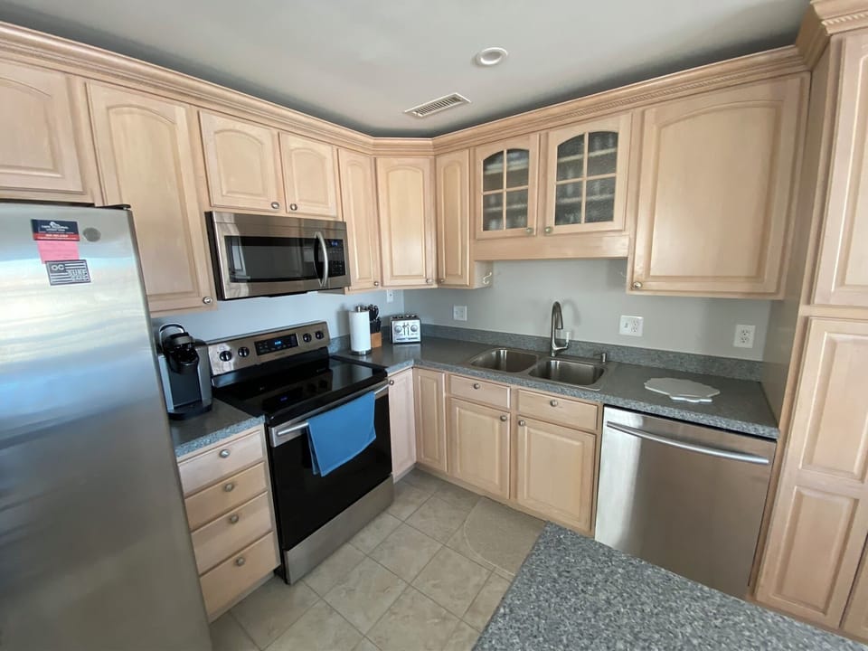 Kitchen - Brand New Appliances