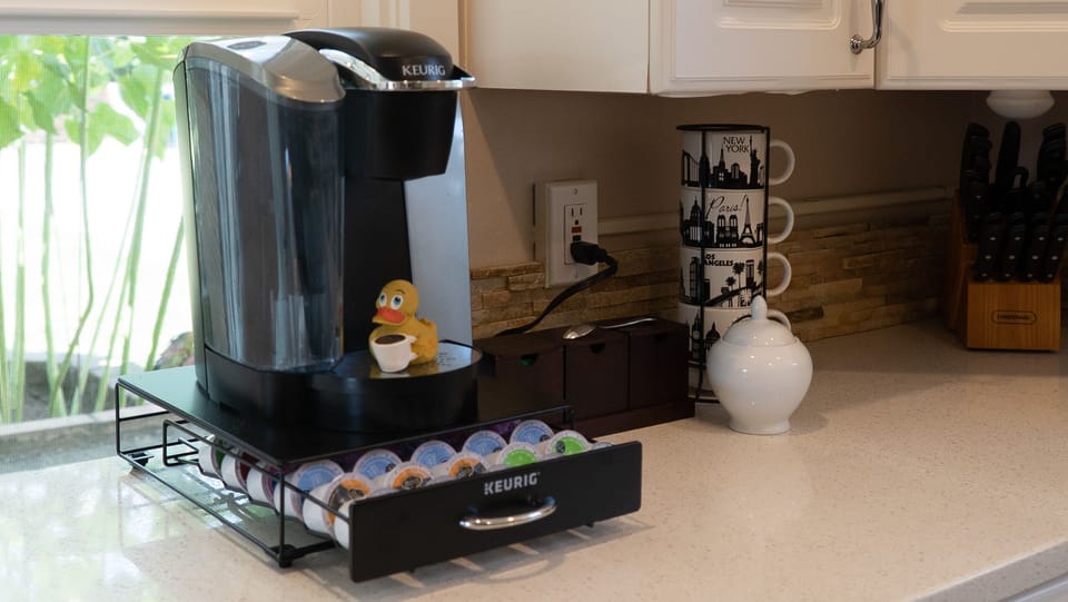 Kitchen-Keurig Coffee Machine with k-cups,
cream,organic sugar & honey included.