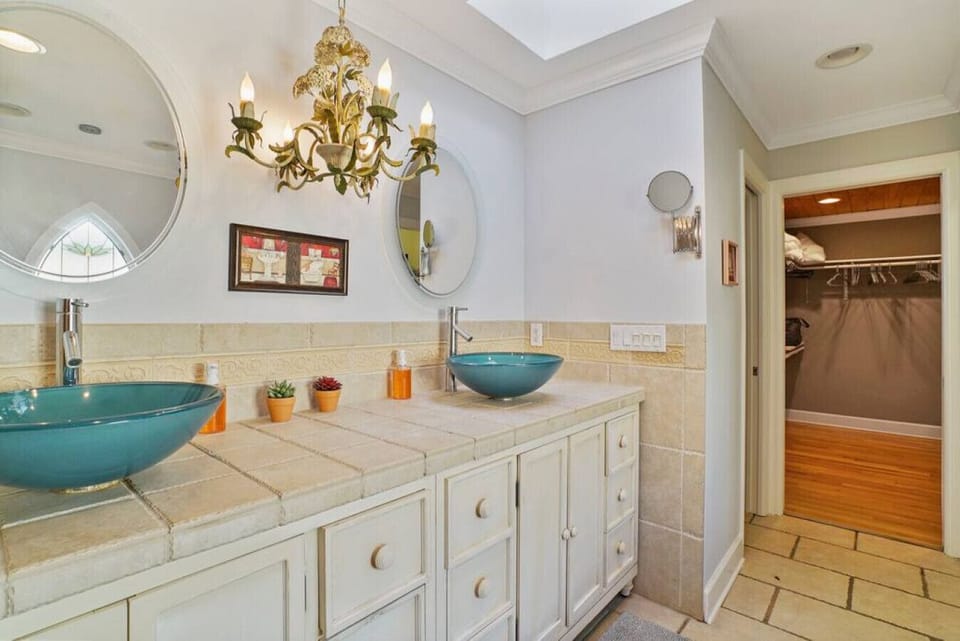 Master bathroom complete with updated double sinks