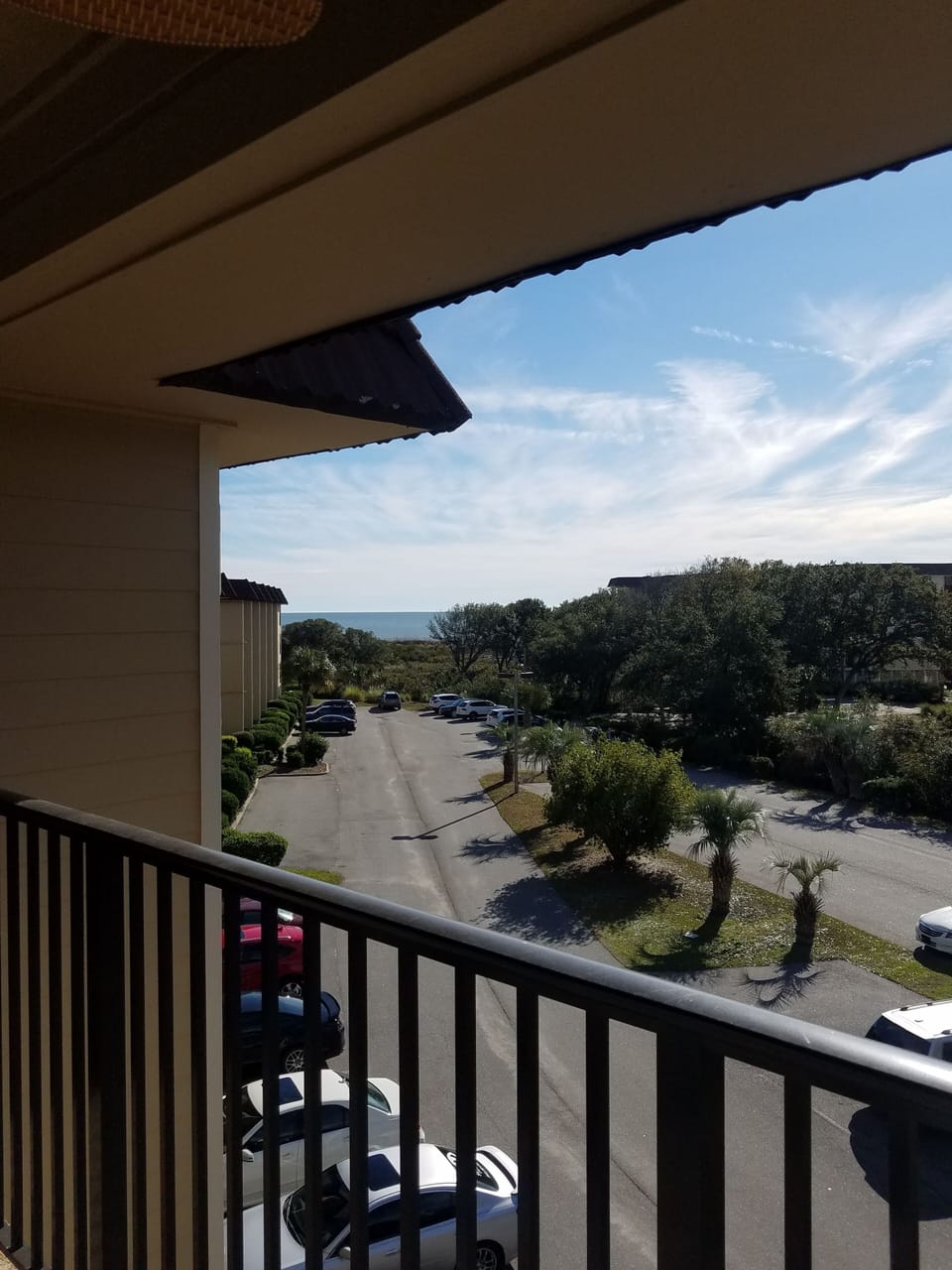 Steps from the ocean & perfect spot for morning coffee or wine in the evening