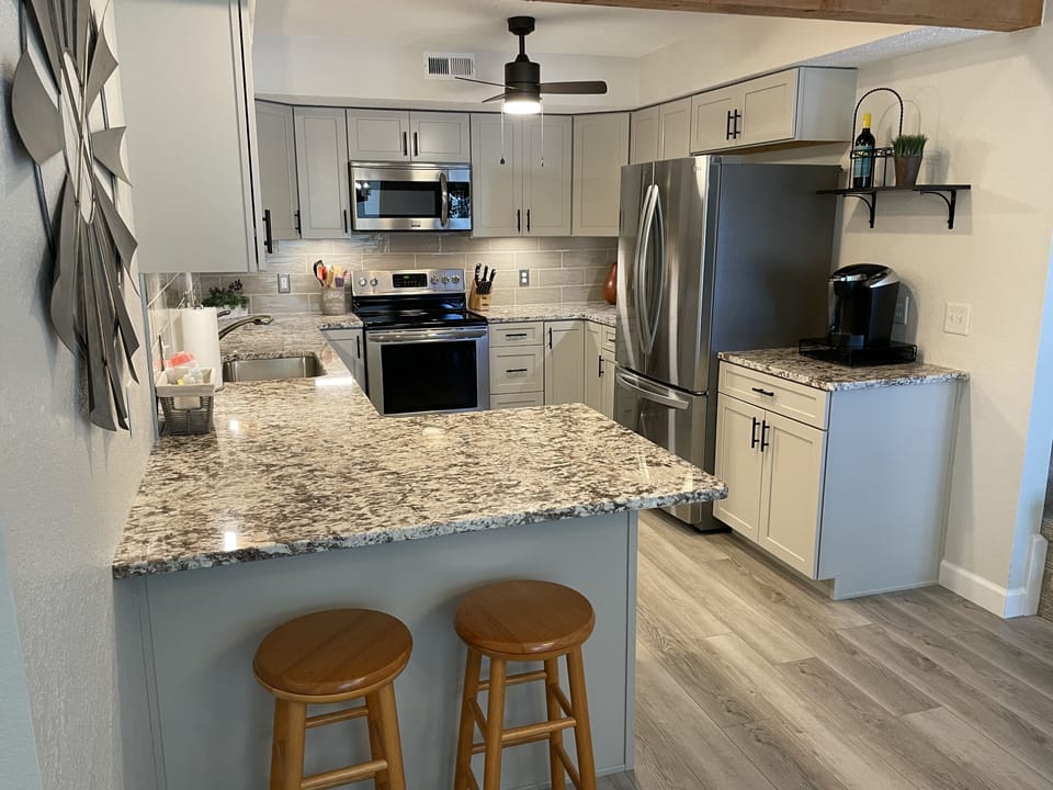 Newly remodeled kitchen and appliances!