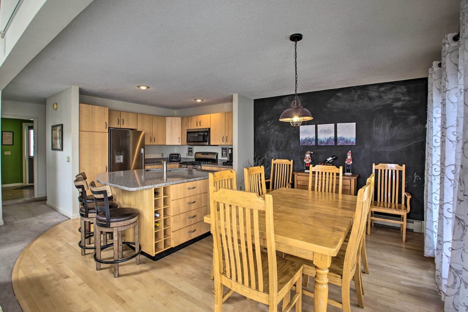Dining Room | Banquet-Style | Chalkboard Wall