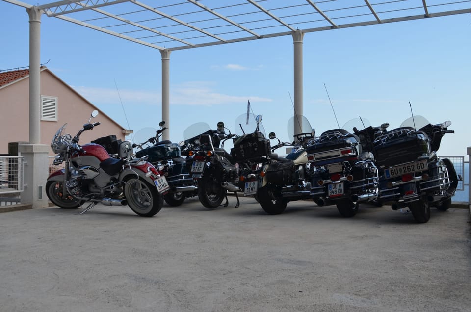 Villa Bona Dubrovnik - Parking