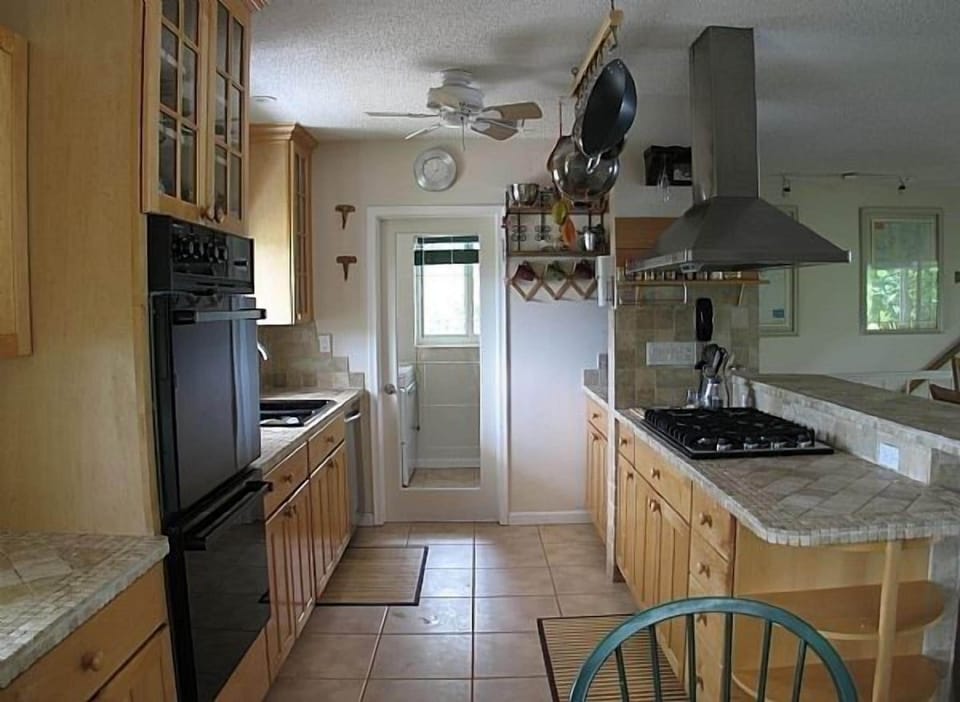 Gourmet Epicurean Kitchen (ZLINE Gas Cook Top and Double Convection Oven)