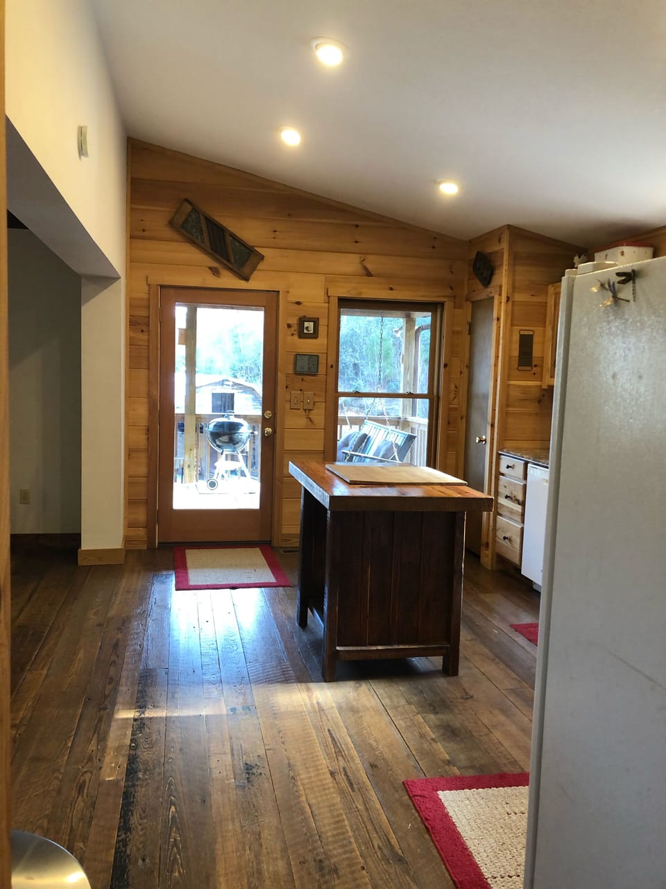 Large Fully Stocked Kitchen