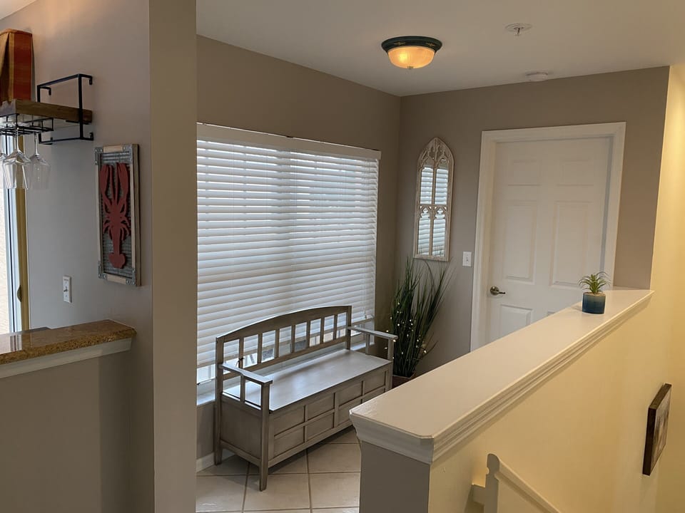 Hallway to front king bedroom