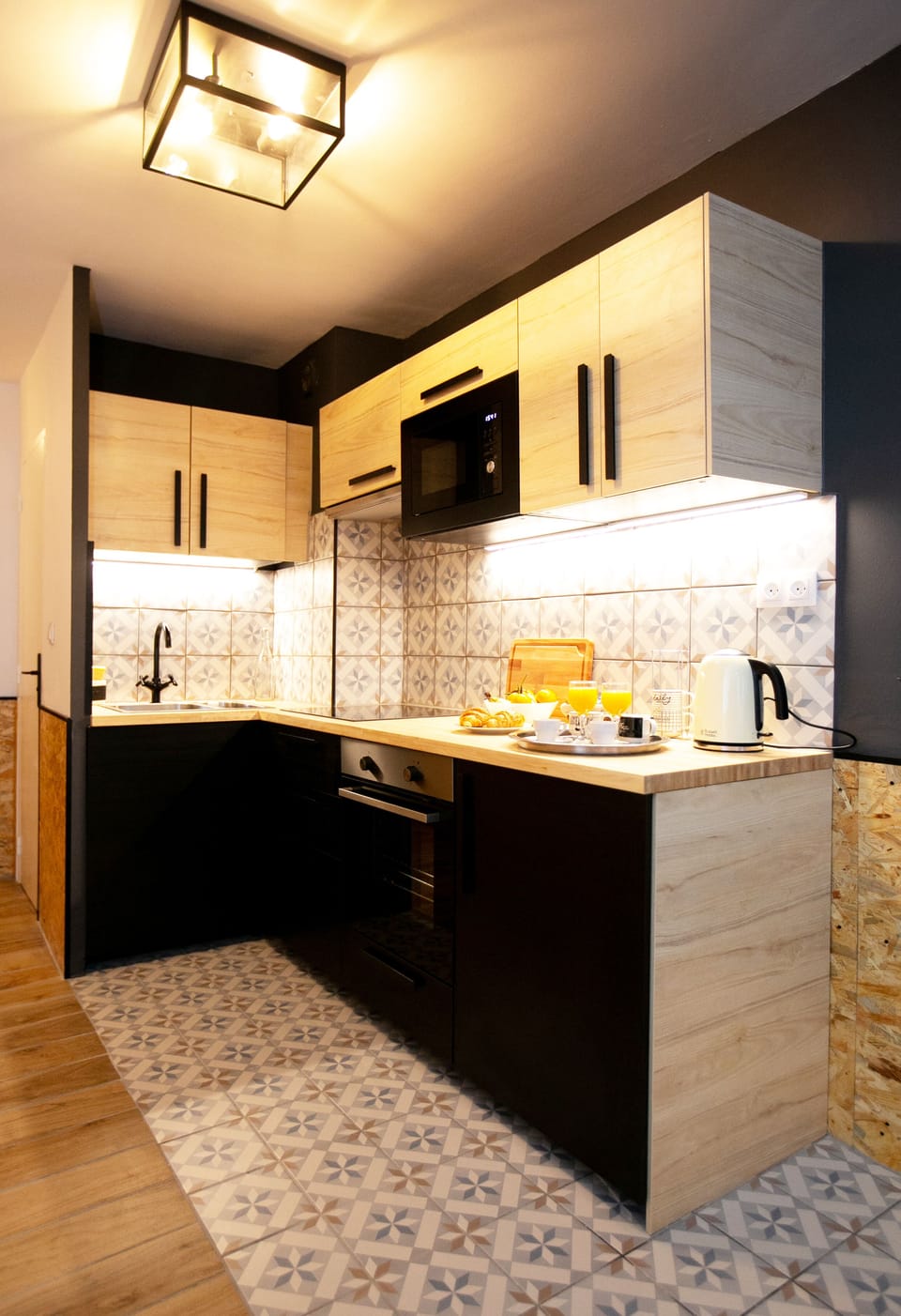 Fully equipped kitchen (2)