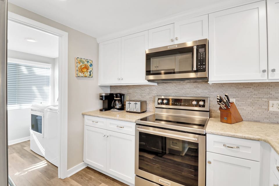 Shorewood 424 - Fully Equipped Kitchen