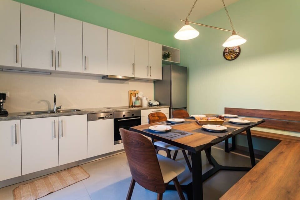 Fully Equipped Kitchen – Everything You Need for Cooking and Family Meals