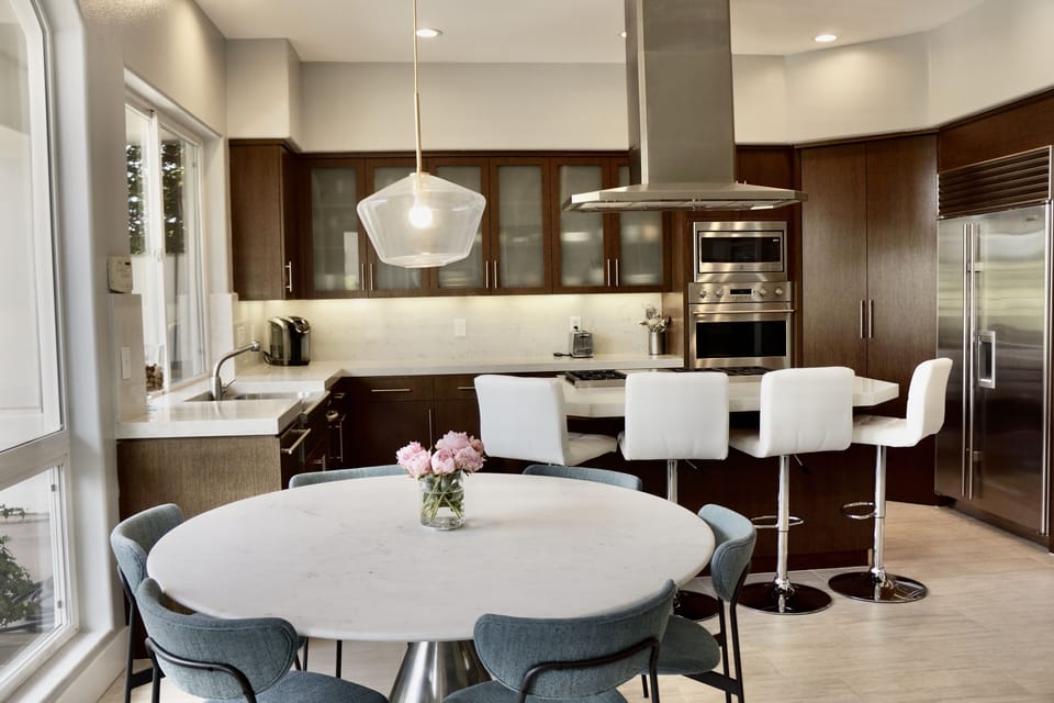 double oven, closed pantry, Keurig, kitchen stocked w/appliances and cookwares
