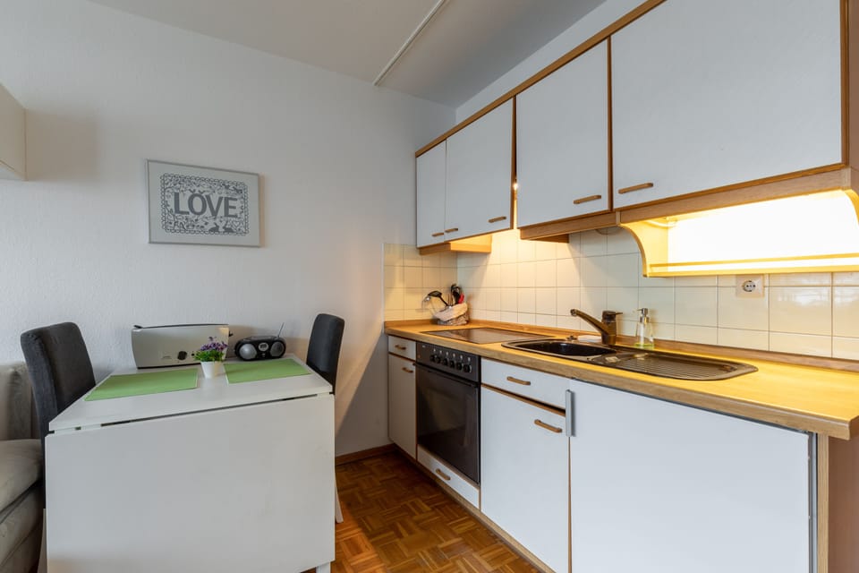 Kitchen an table