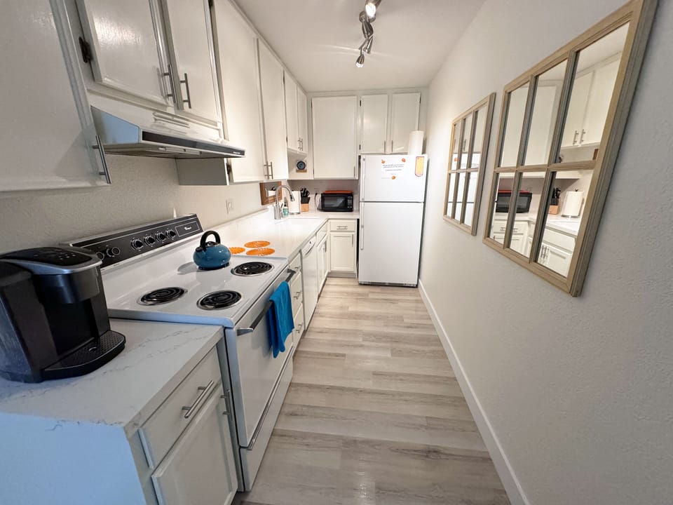 K0211 - Kitchen Fridge