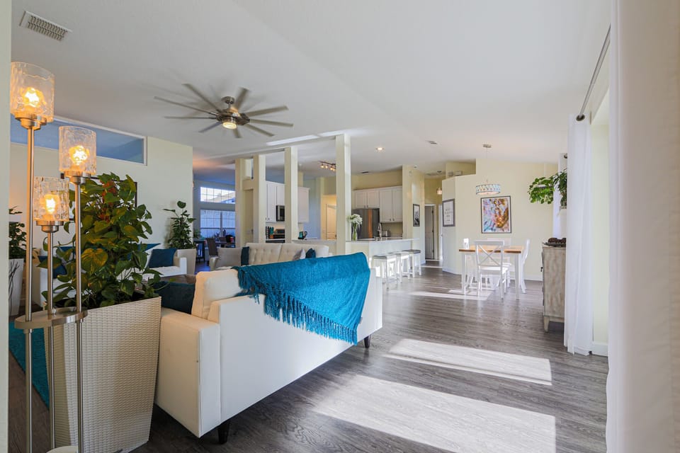 Living Room, Kitchen, Dining Table