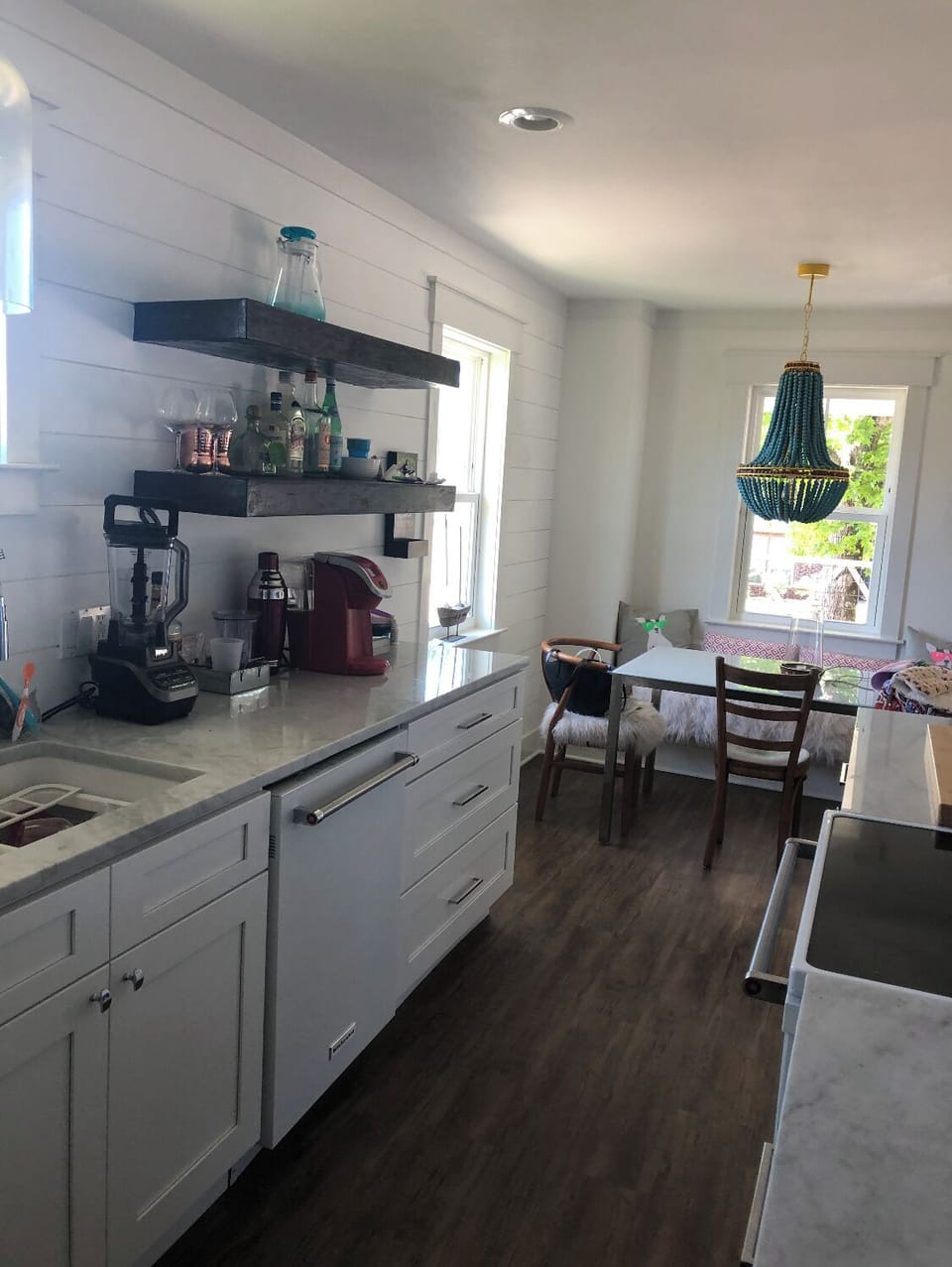 eclectic kitchen & breakfast nook