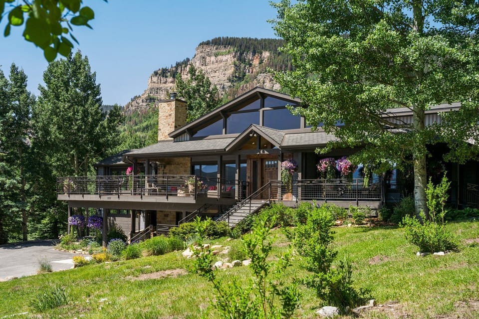 The Beautiful Needle Mountain Chalet