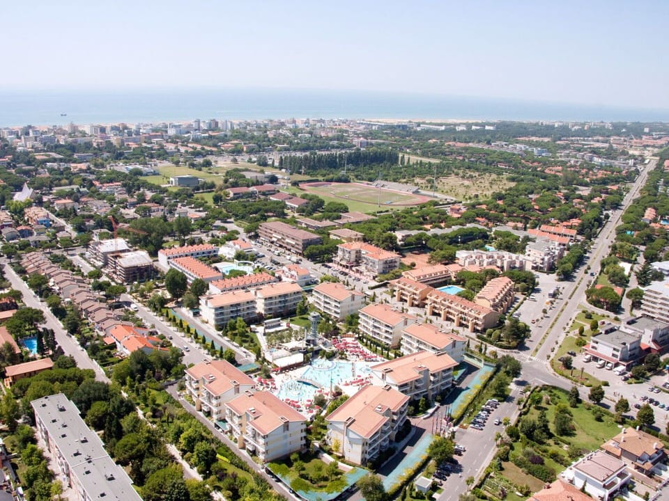Aerial Photography, Bird'S-Eye View, Residential Area, Metropolitan Area, Urban Area, Suburb, Neighbourhood, Urban Design, City, Human Settlement