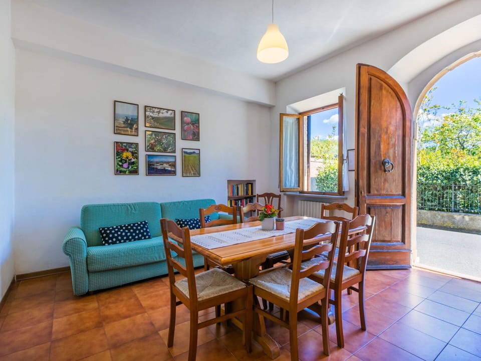 Furniture, Table, Property, Plant, Couch, Wood, Window, Interior Design, Chair, Houseplant