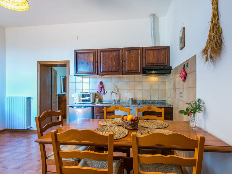 Table, Property, Cabinetry, Furniture, Countertop, Plant, Chair, Wood, Kitchen, Interior Design