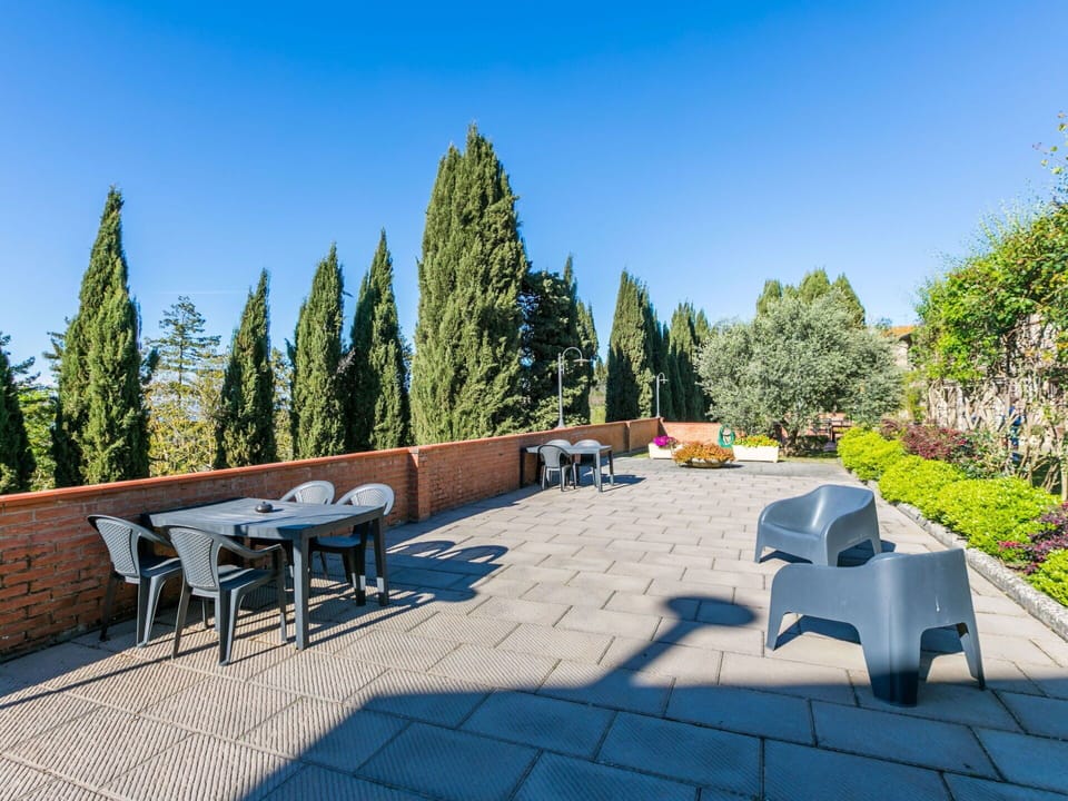 Furniture, Outdoor Furniture, Shade, Garden, Chair, Landscaping, Eco Hotel, Courtyard, Yard