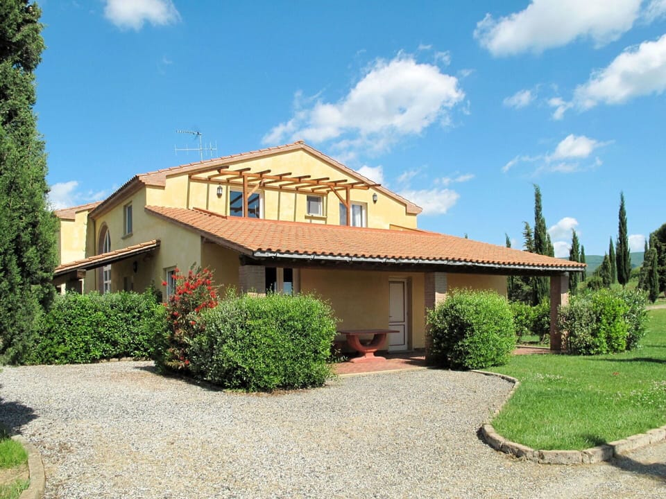 Plant, Sky, Cloud, Building, Window, Tree, House, Land Lot, Cottage