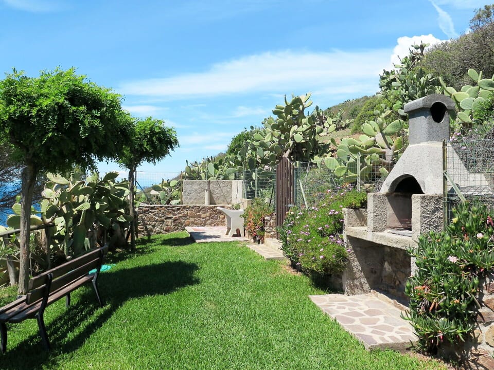 Property, Estate, Building, Garden, Grass, House, Real Estate, Yard, Architecture, Landscaping