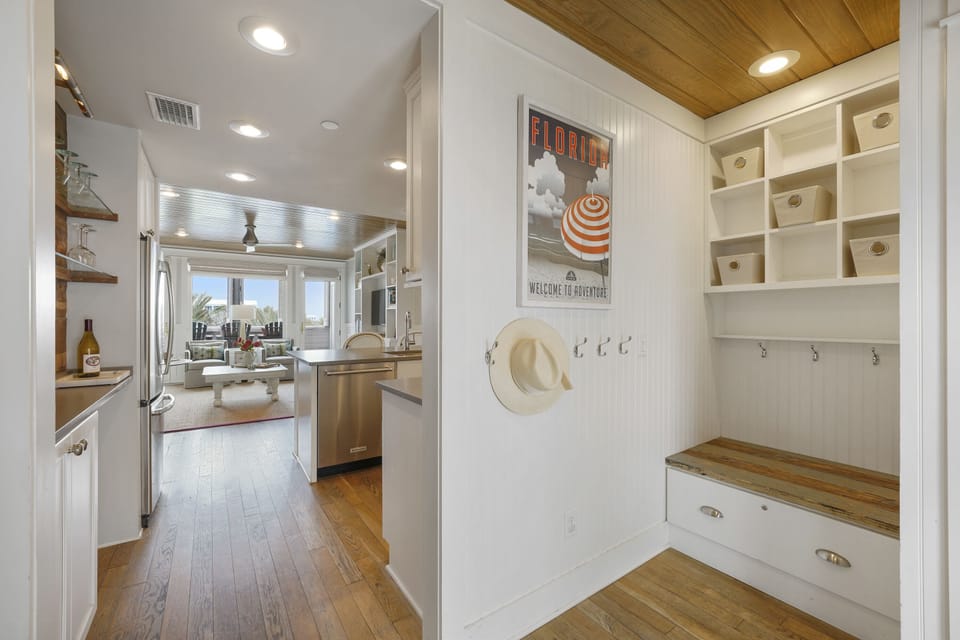 FOYER ENTRANCE W/CUSTOM BUILT STORAGE &  HOOKS FOR BEACH GEAR
