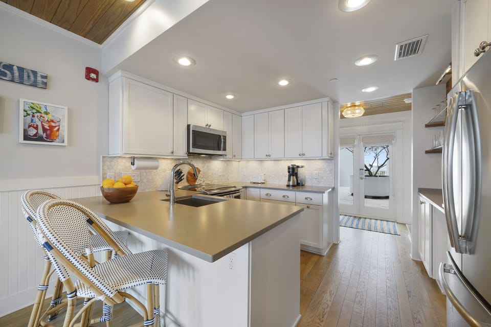 KITCHEN W/SEATING FOR TWO