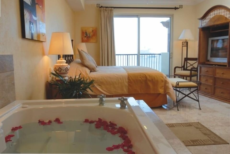 Bedroom with Jacuzzi and master bath