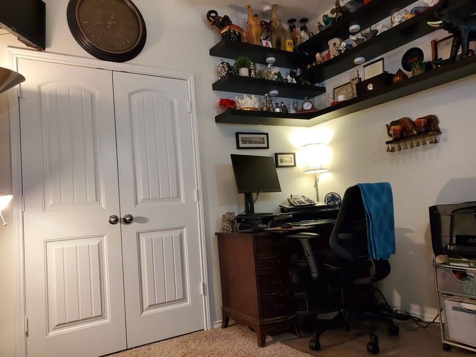 Bedroom 2/Office space