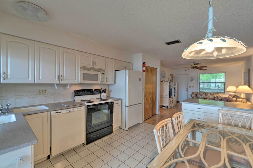 Bring home groceries to this fully equipped kitchen.